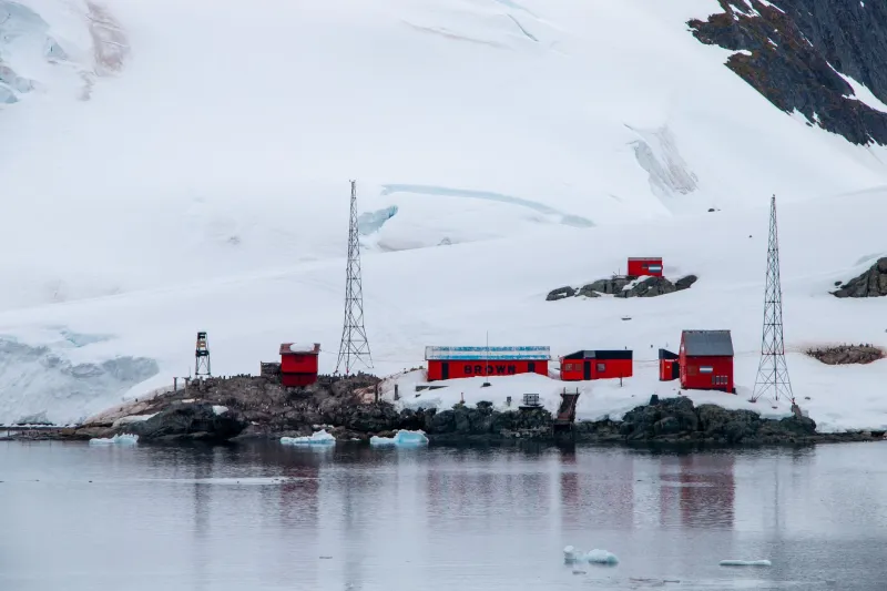 No Help, No Escape, No Choice: The Doctor Who Cut Himself Open in Antarctica