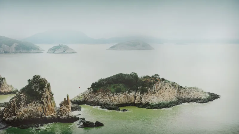 The Island America Forgot to Notice: How a 1970s Shipwreck Put a Missing Landmass on the Map